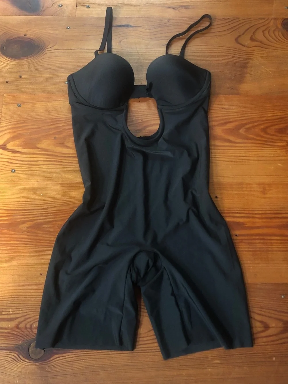 Skims U-Plunge Bodysuit Shapewear - Picture 3 of 6